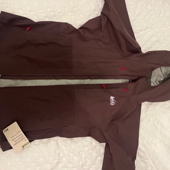 REI Co Op Xero Gortex Raincoat - Picture 3 of 4